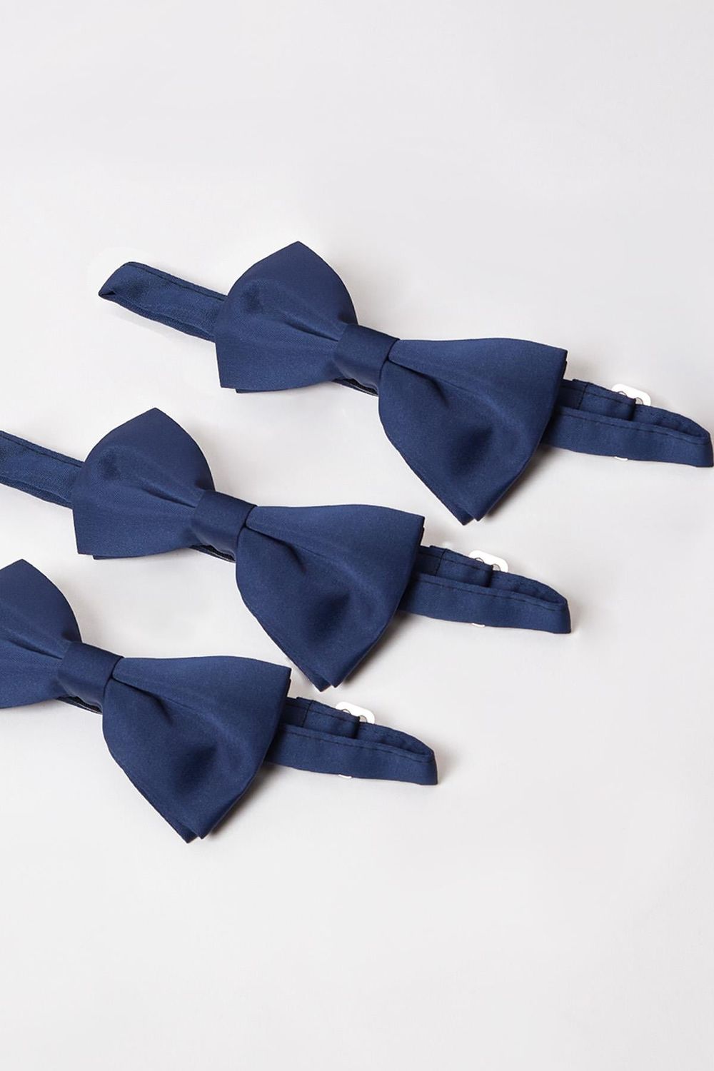 TRIPLE BOW TIE