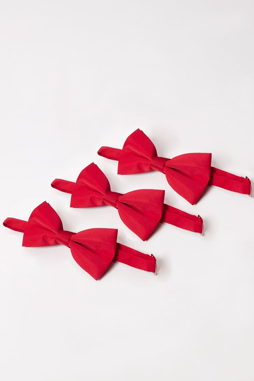 TRIPLE BOW TIE