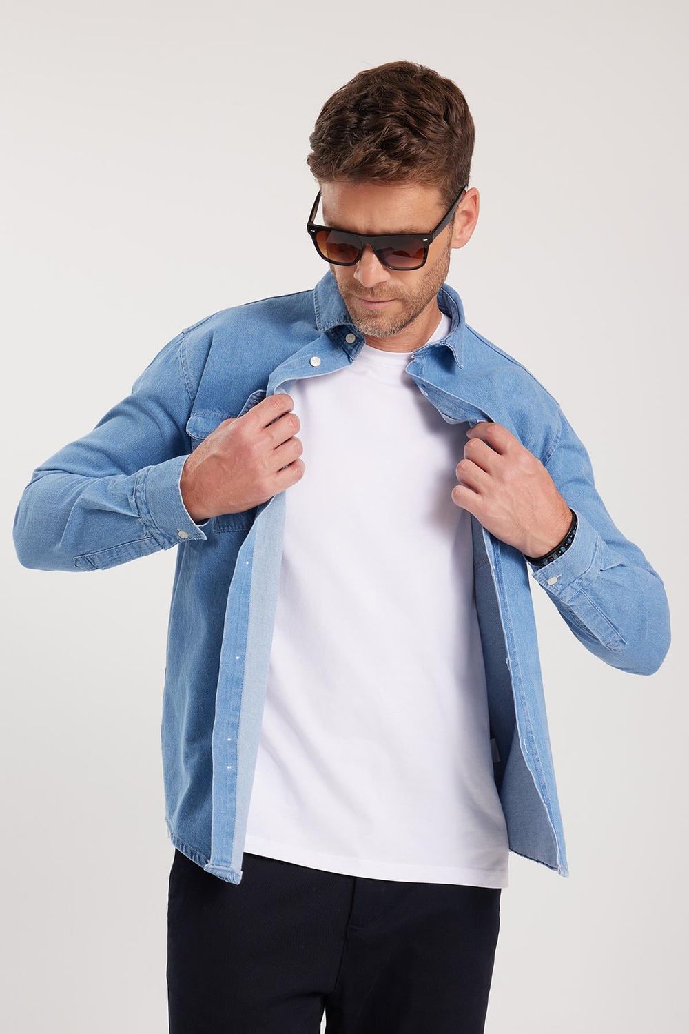 Erkek Relax Fit Rahat Kesim Spor Yaka Çift Cep Kapaklı Denim Gömlek