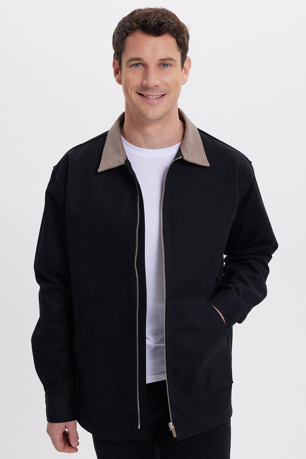 Erkek Relax Fit Rahat Kesim Gabardin Düz Fermuarlı Kanguru Cepli Kontrast Yaka Siyah Gömlek Ceket