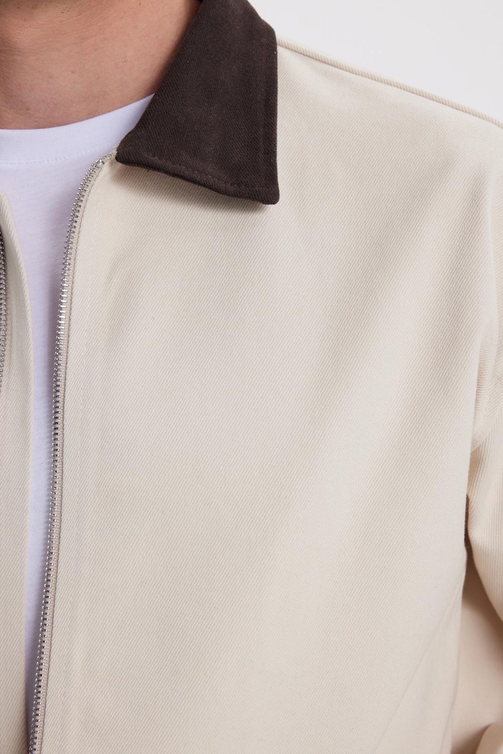 Erkek Relax Fit Rahat Kesim Gabardin Düz Fermuarlı Kanguru Cepli Kontrast Yaka Bej Gömlek Ceket