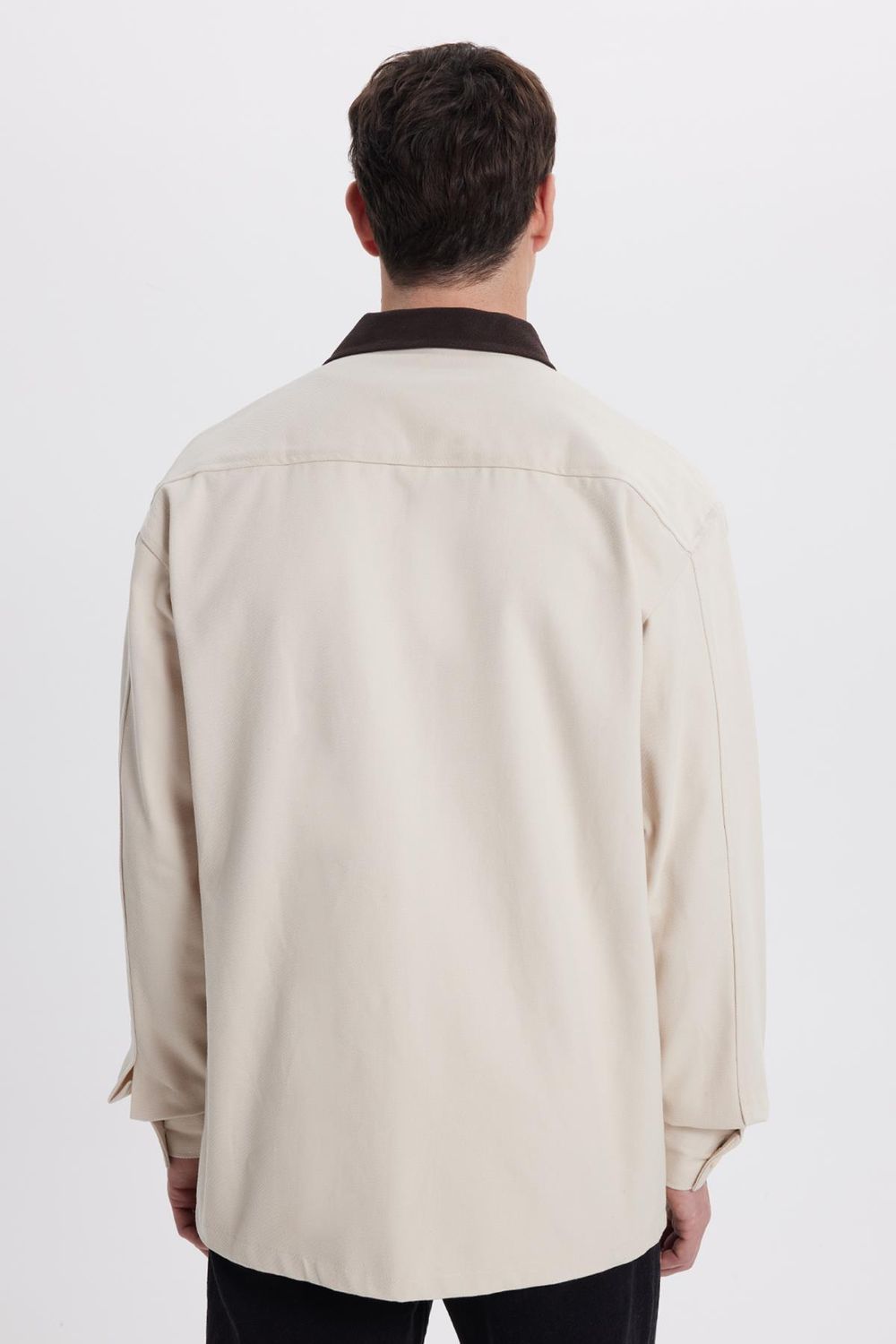 Erkek Relax Fit Rahat Kesim Gabardin Düz Fermuarlı Kanguru Cepli Kontrast Yaka Bej Gömlek Ceket