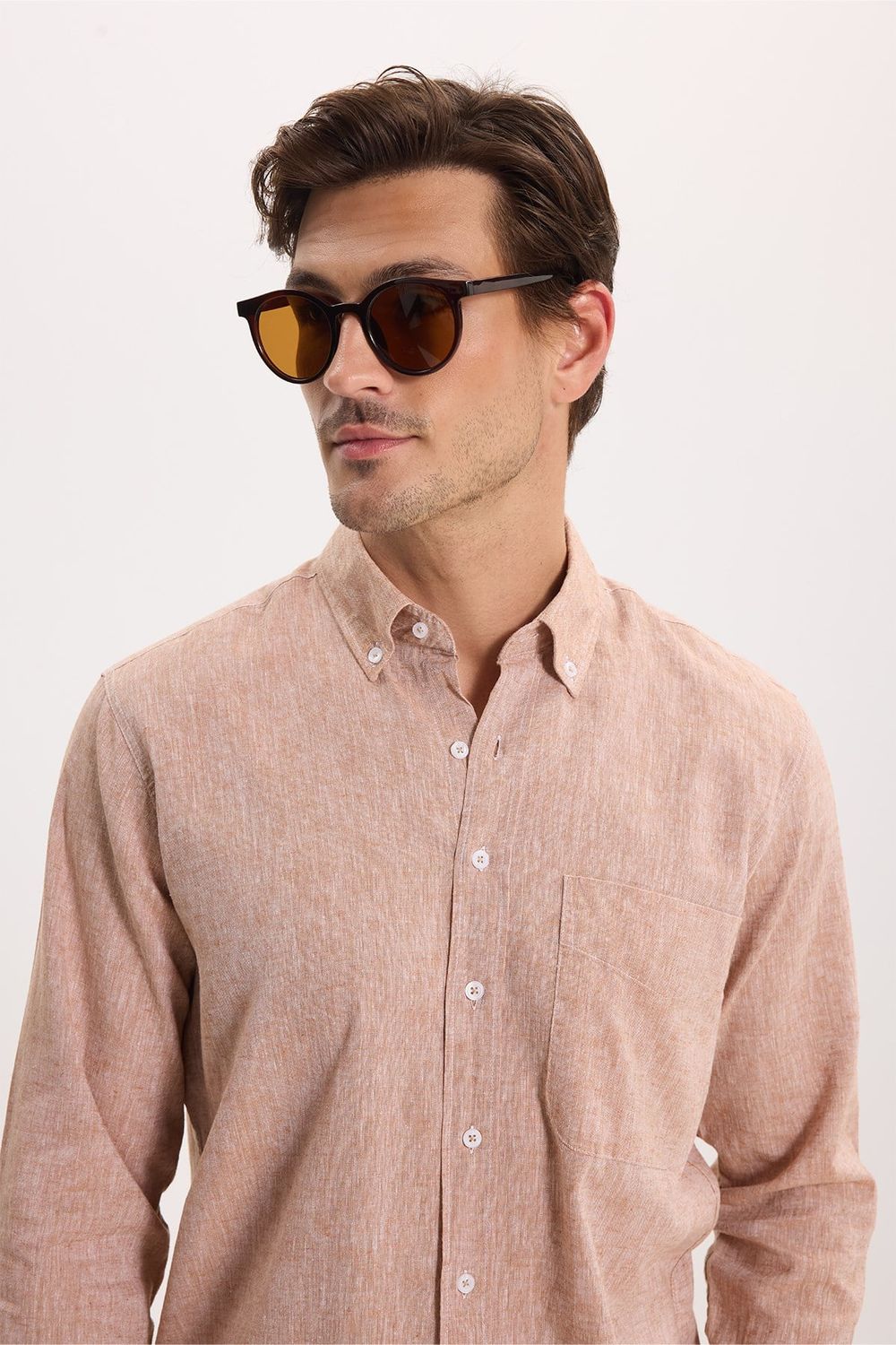 Erkek Regular Fit Klasik Kesim Oversize Pamuklu Keten Doku Düğmeli Yaka Kahverengi Gömlek