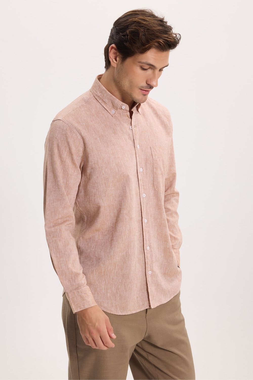 Erkek Regular Fit Klasik Kesim Oversize Pamuklu Keten Doku Düğmeli Yaka Kahverengi Gömlek