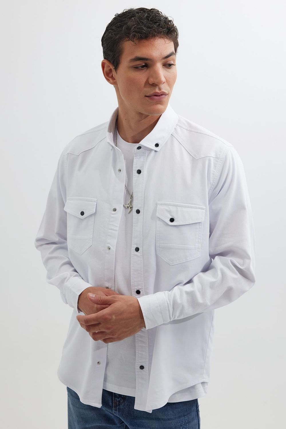 Erkek Regular Fit Rahat Kesim Çift Cepli Spor Yaka Denim Kırık Beyaz Gömlek