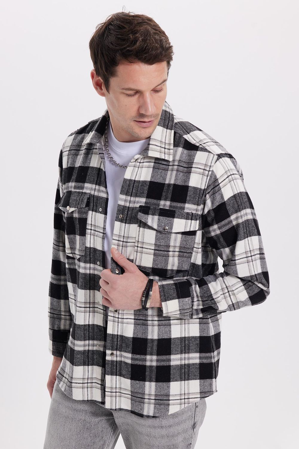 Erkek Regular Fit Rahat Kesim Kışlık Kareli Çift Cepli Çıtçıtlı Gömlek