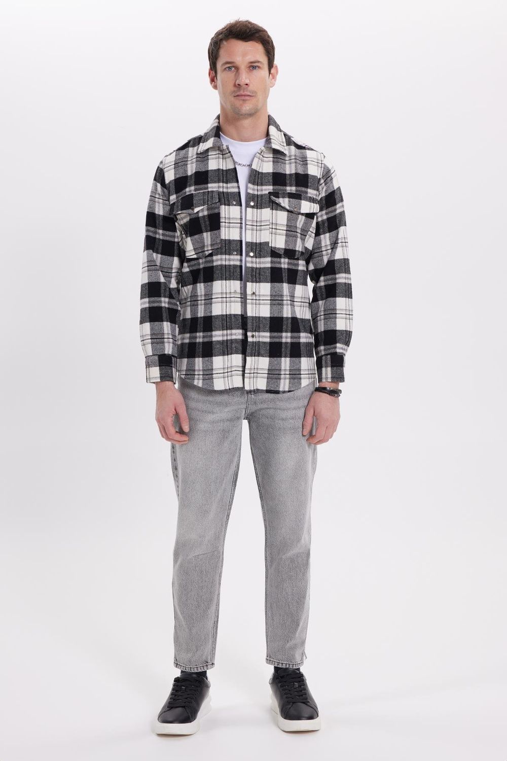 Erkek Regular Fit Rahat Kesim Kışlık Kareli Çift Cepli Çıtçıtlı Gömlek