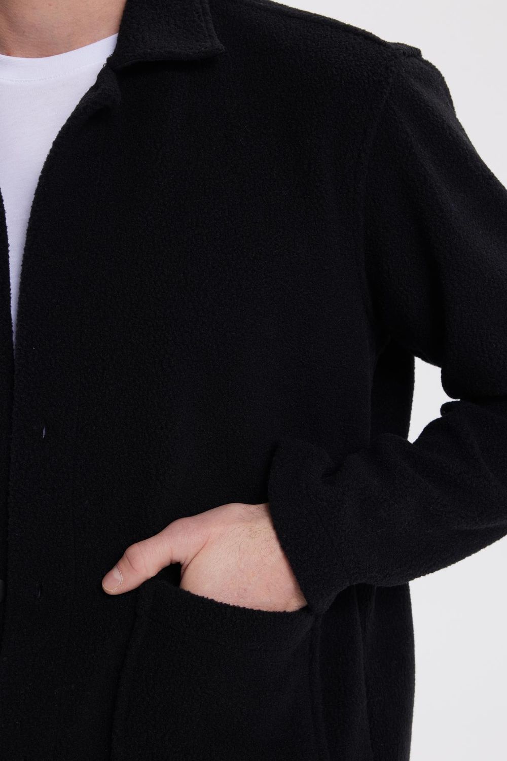 Erkek Regular Fit Rahat Kesim Peluş Çıtçıtlı Torbalı Çift Cepli Siyah Ceket Gömlek