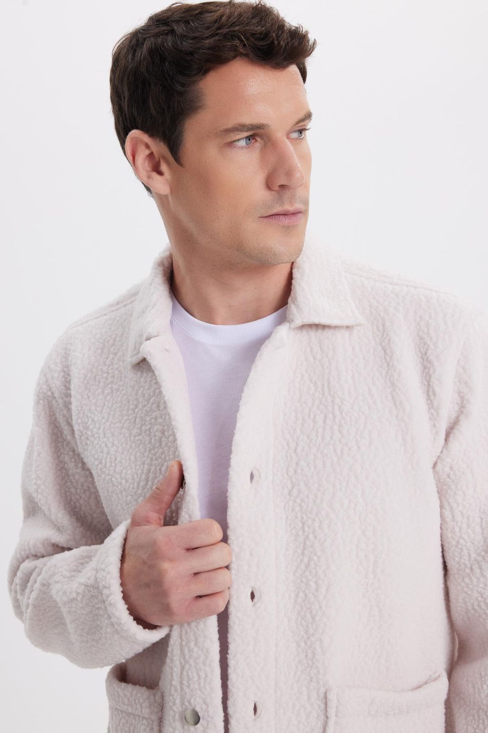 Erkek Regular Fit Rahat Kesim Peluş Çıtçıtlı Torbalı Çift Cepli Ekru Ceket Gömlek