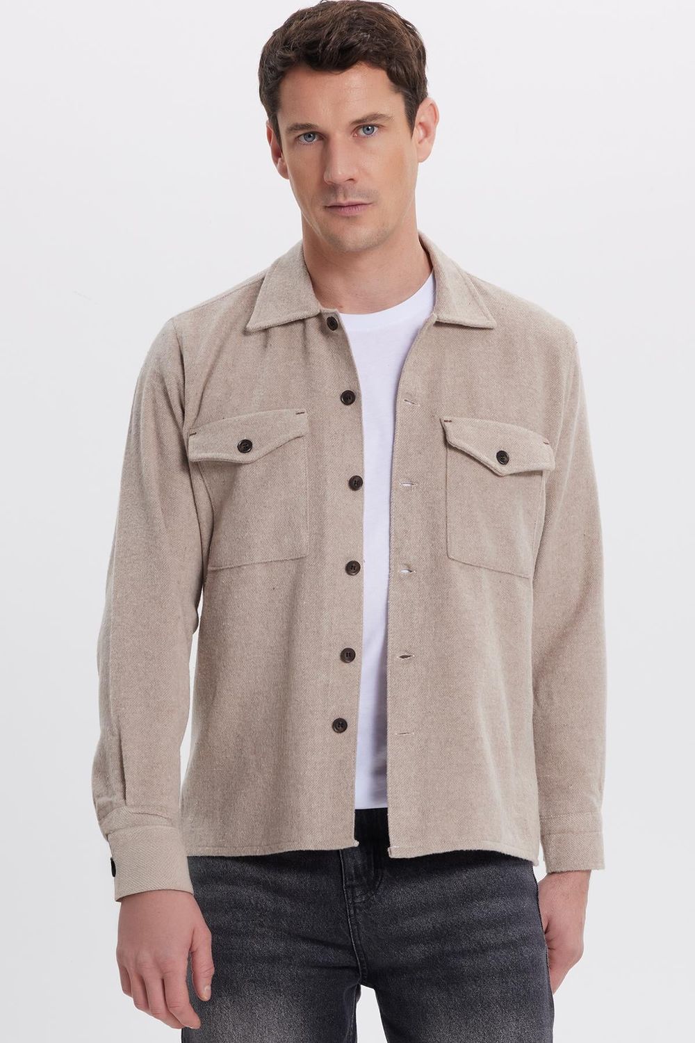 Erkek Regular Fit Rahat Kesim Çift Cep  Kapaklı Çıtçıtlı Vizon Gömlek