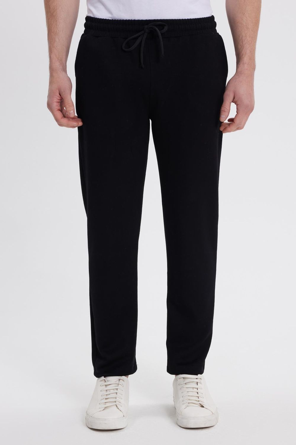 Erkek Slim Fit Dar Kesim Beli Bağcıklı 3 Cepli Geniş Paça Siyah Eşofman Altı