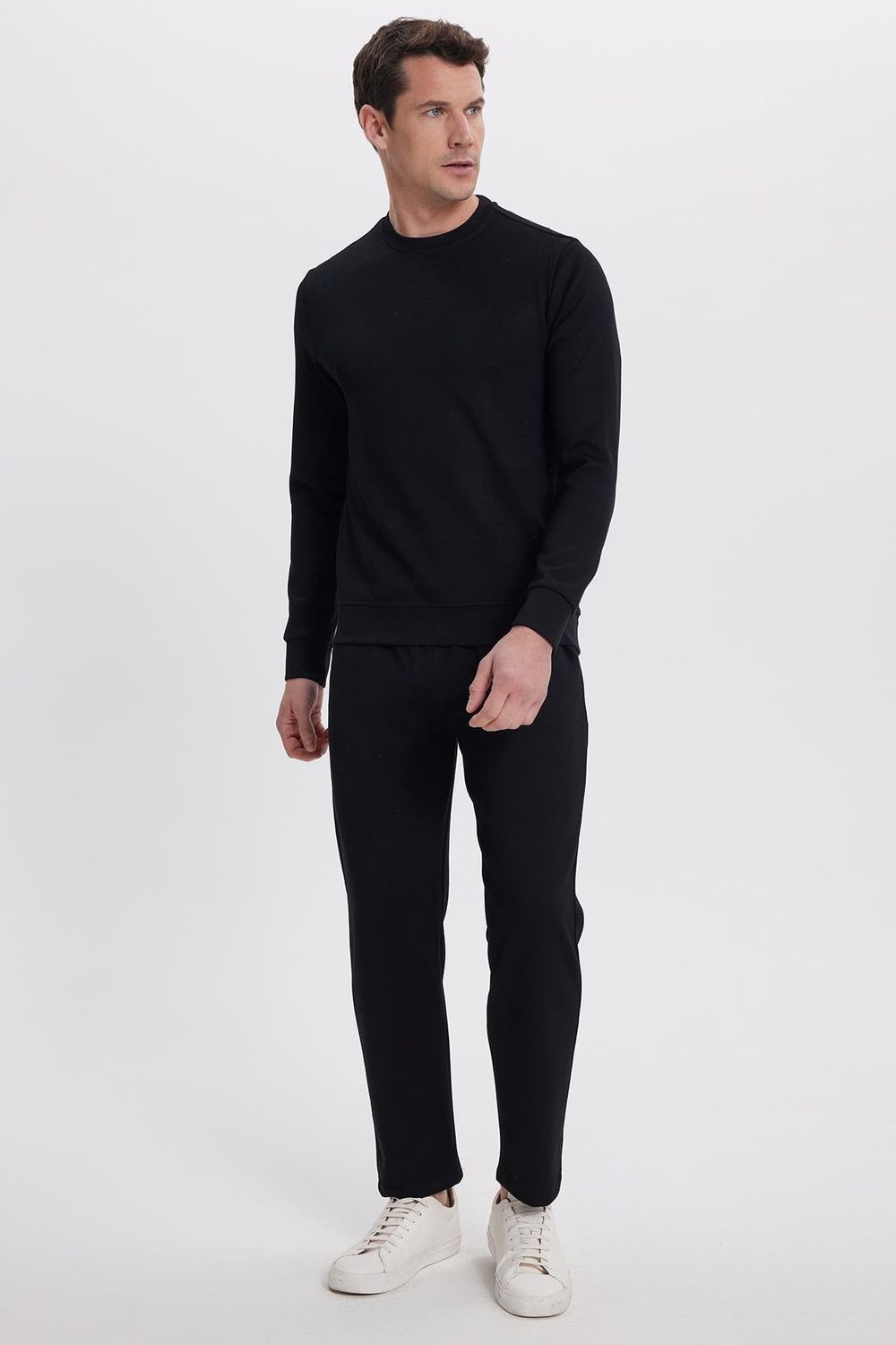 Erkek Slim Fit Dar Kesim Beli Bağcıklı 3 Cepli Geniş Paça Siyah Eşofman Altı