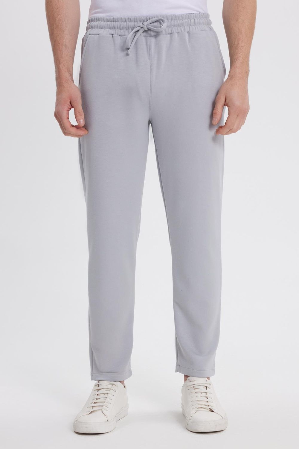 Erkek Slim Fit Dar Kesim Beli Bağcıklı 3 Cepli Geniş Paça Gri Eşofman Altı