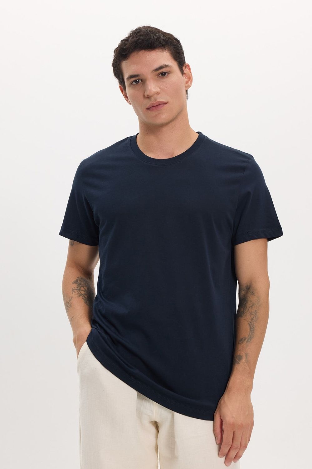 Unisex Slim Fit Dar Kesim %100 Pamuk Yumuşak Dokulu Lacivert Bisiklet Yaka Tişört