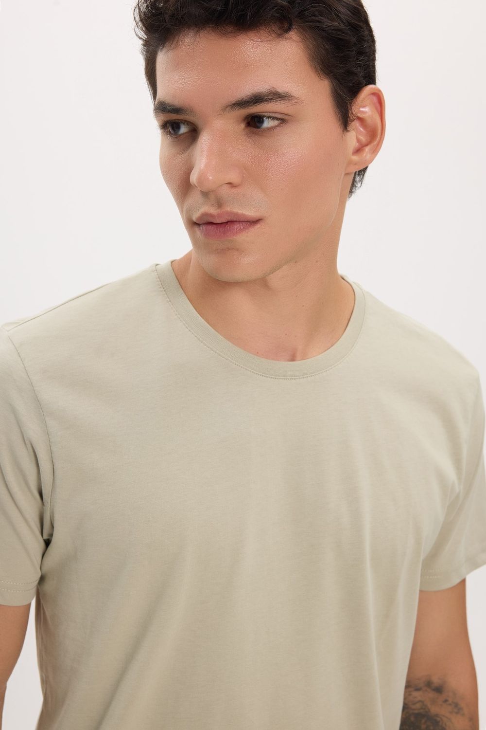 Unisex Slim Fit Dar Kesim %100 Pamuk Yumuşak Dokulu Yeşil Bisiklet Yaka Tişört