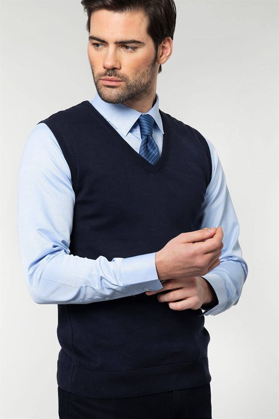 Slim Fit Dar Kesim V Yaka Kendinden Desenli Erkek Süveter