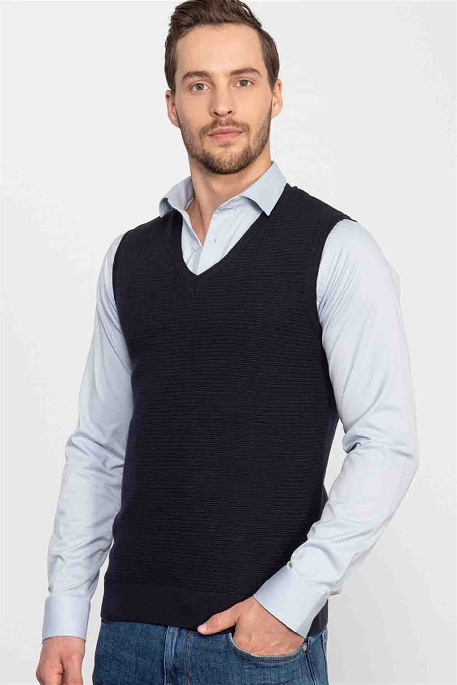 Slim Fit Dar Kesim V Yaka Kendinden Desenli Erkek Süveter