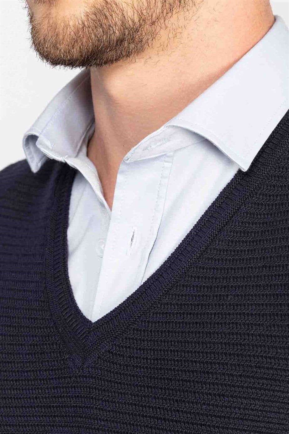 Slim Fit Dar Kesim V Yaka Kendinden Desenli Erkek Süveter