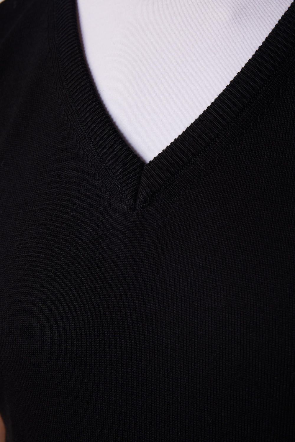 Slim Fit Dar Kesim V Yaka Kendinden Desenli Siyah Erkek Süveter