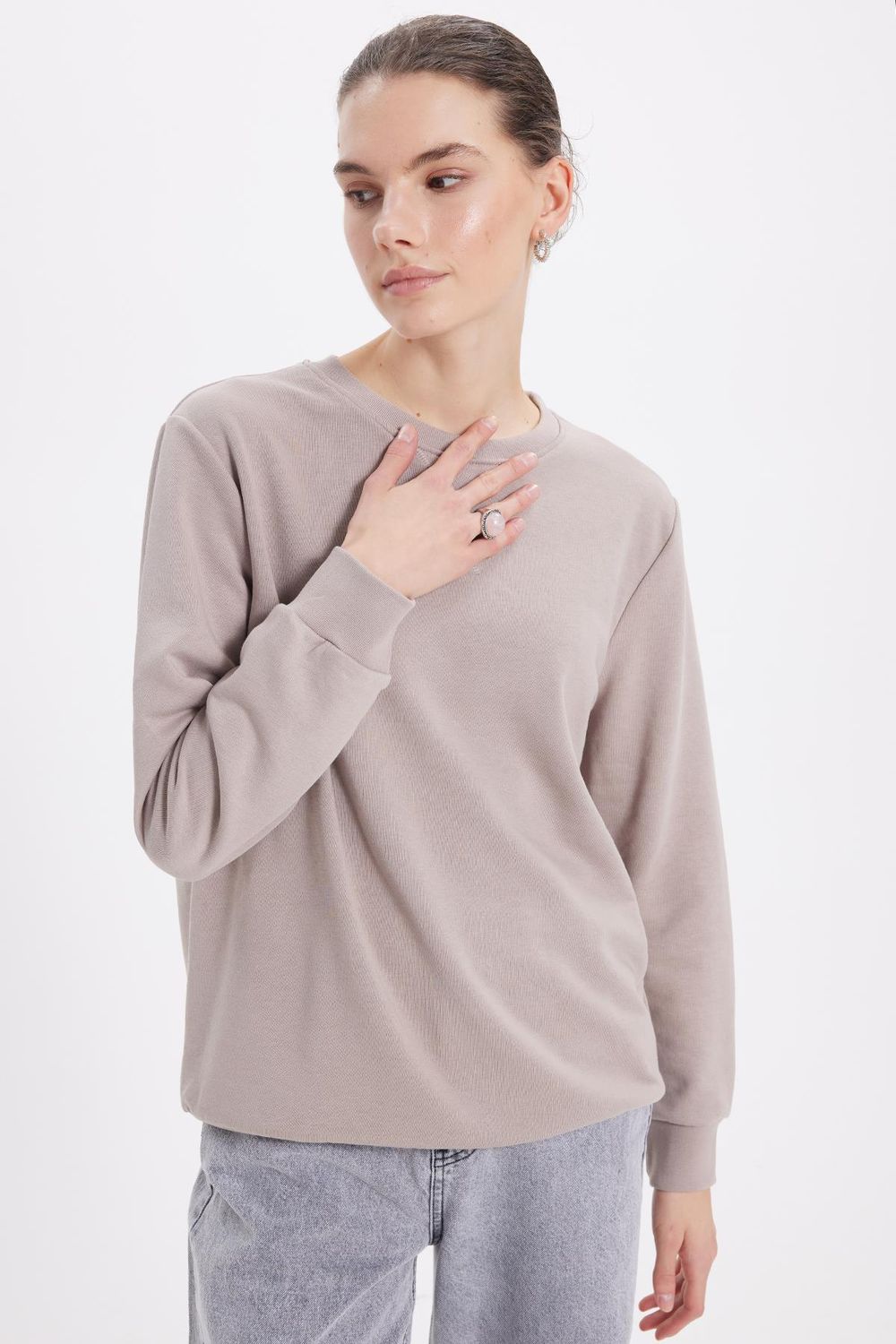 Kadın Oversize Geniş Kesim Pamuk Bisiklet Yaka Basic Sweatshirt