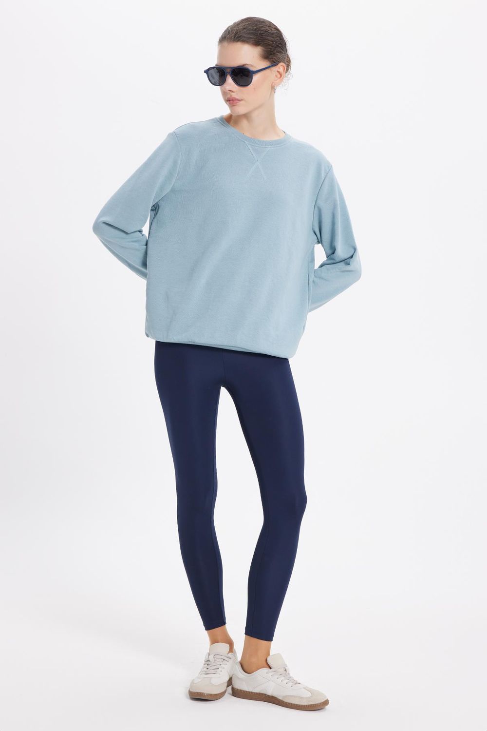 Kadın Oversize Geniş Kesim Pamuk Bisiklet Yaka Basic Sweatshirt