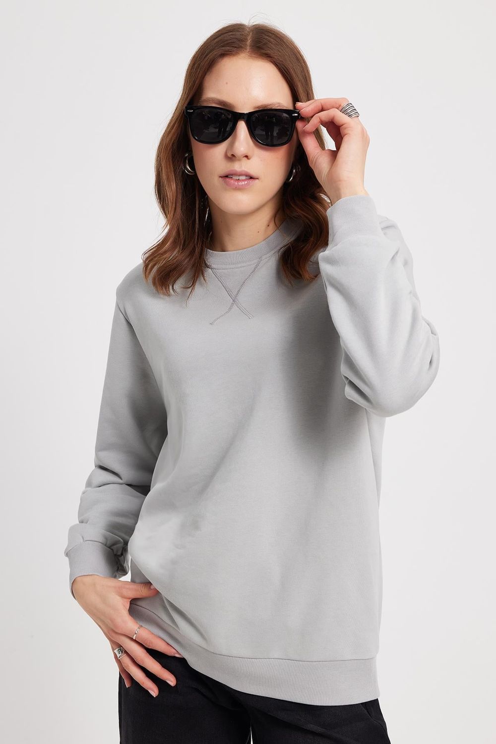 Kadın Oversize Geniş Kesim %100 Pamuk 3 İplik Bisiklet Yaka Basic Sweatshirt