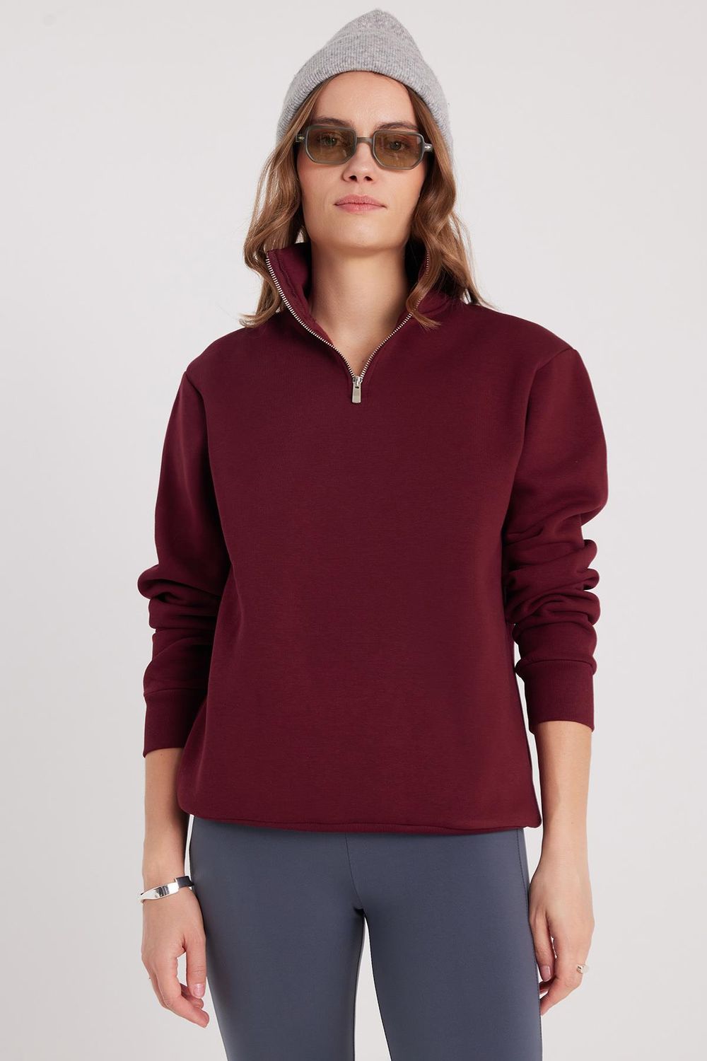Kadın Relax Fit Rahat Kesim Pamuklu İçi Polarlı Yarım Fermuarlı Bordo Dik Yaka Sweatshirt