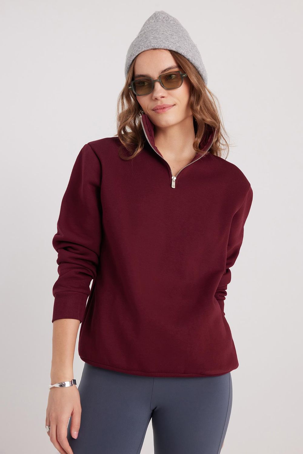 Kadın Relax Fit Rahat Kesim Pamuklu İçi Polarlı Yarım Fermuarlı Bordo Dik Yaka Sweatshirt