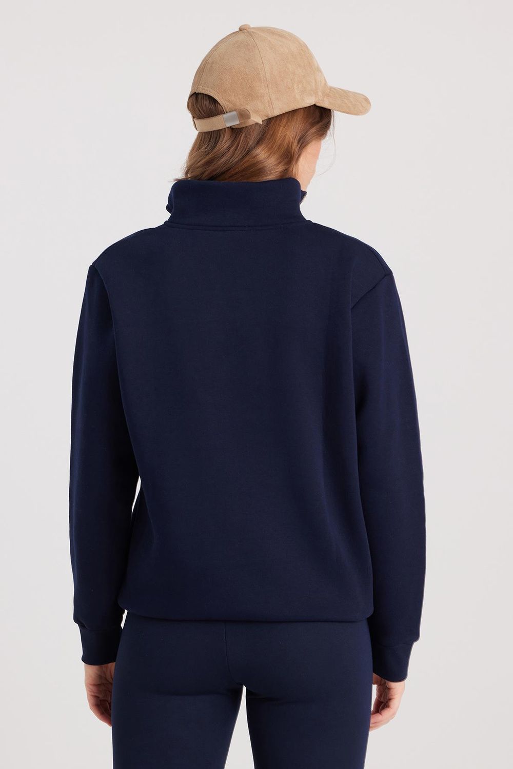 Kadın Relax Fit Rahat Kesim Pamuklu İçi Polarlı Yarım Fermuarlı Lacivert Dik Yaka Sweatshirt