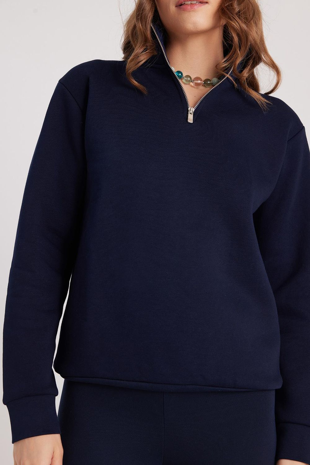 Kadın Relax Fit Rahat Kesim Pamuklu İçi Polarlı Yarım Fermuarlı Lacivert Dik Yaka Sweatshirt