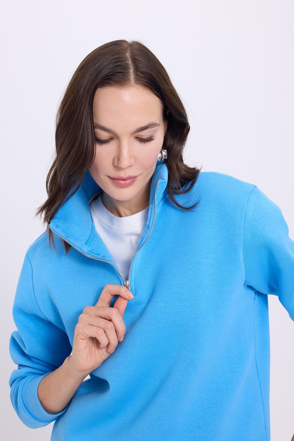Kadın Relax Fit Rahat Kesim Pamuklu İçi Polarlı Yarım Fermuarlı Mavi Dik Yaka Sweatshirt