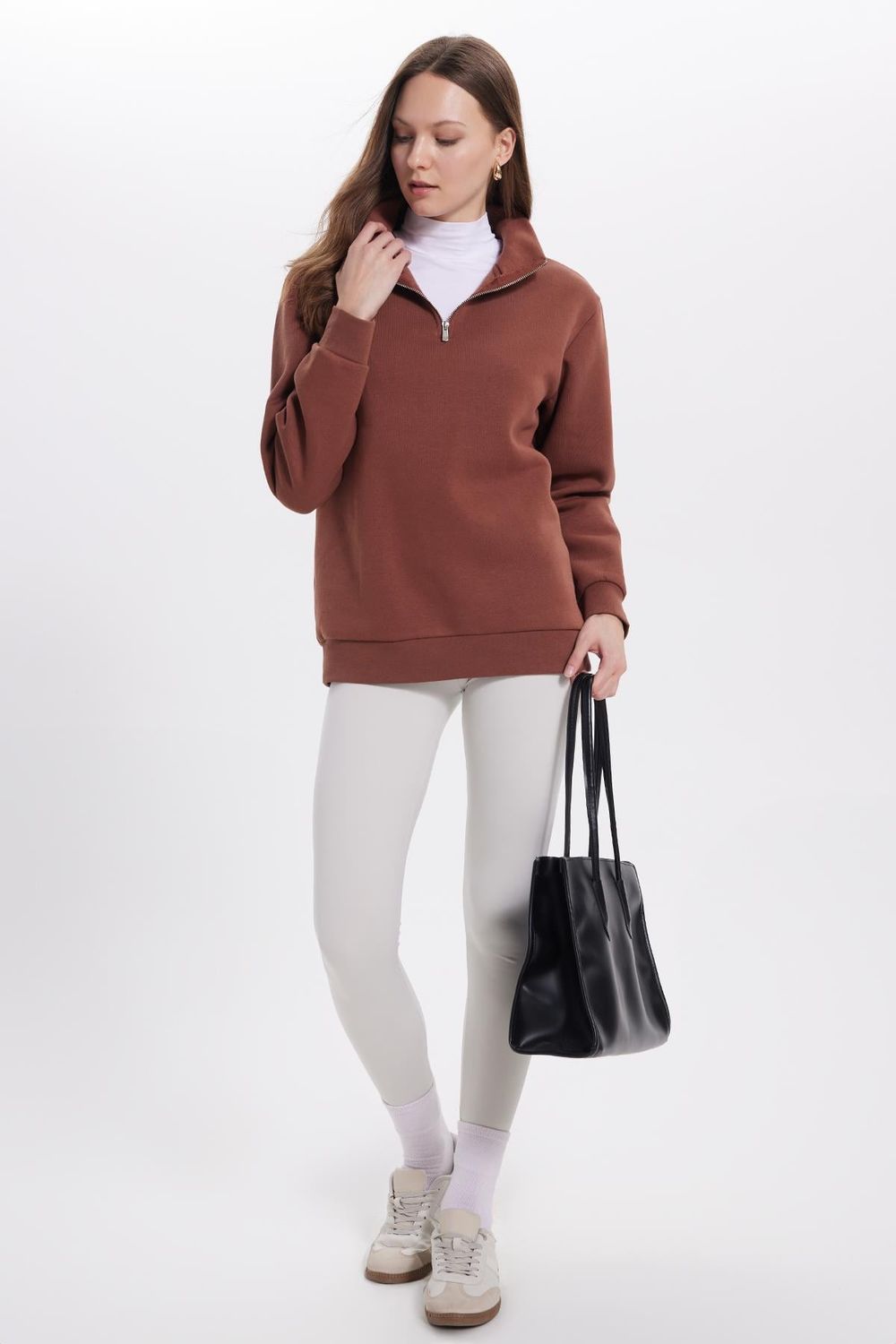 Kadın Relax Fit Rahat Kesim Pamuklu İçi Polarlı Yarım Fermuarlı Kahverengi Dik Yaka Sweatshirt