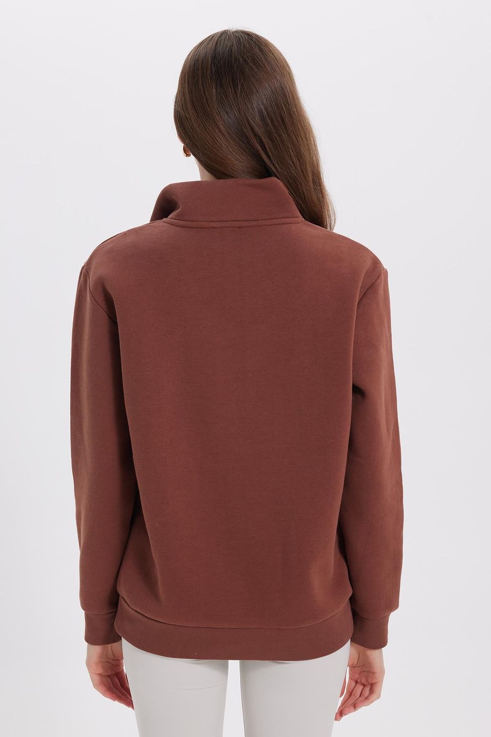 Kadın Relax Fit Rahat Kesim Pamuklu İçi Polarlı Yarım Fermuarlı Kahverengi Dik Yaka Sweatshirt