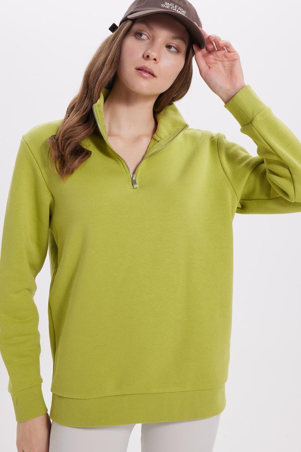 Kadın Relax Fit Rahat Kesim Pamuklu İçi Polarlı Yarım Fermuarlı Yeşil Dik Yaka Sweatshirt