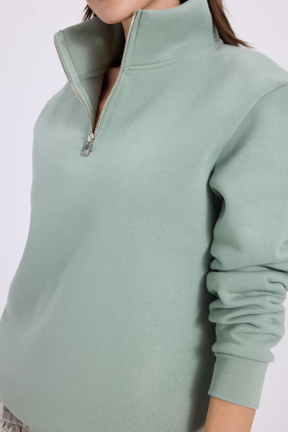 Kadın Relax Fit Rahat Kesim Pamuklu İçi Polarlı Yarım Fermuarlı Yeşil Dik Yaka Sweatshirt