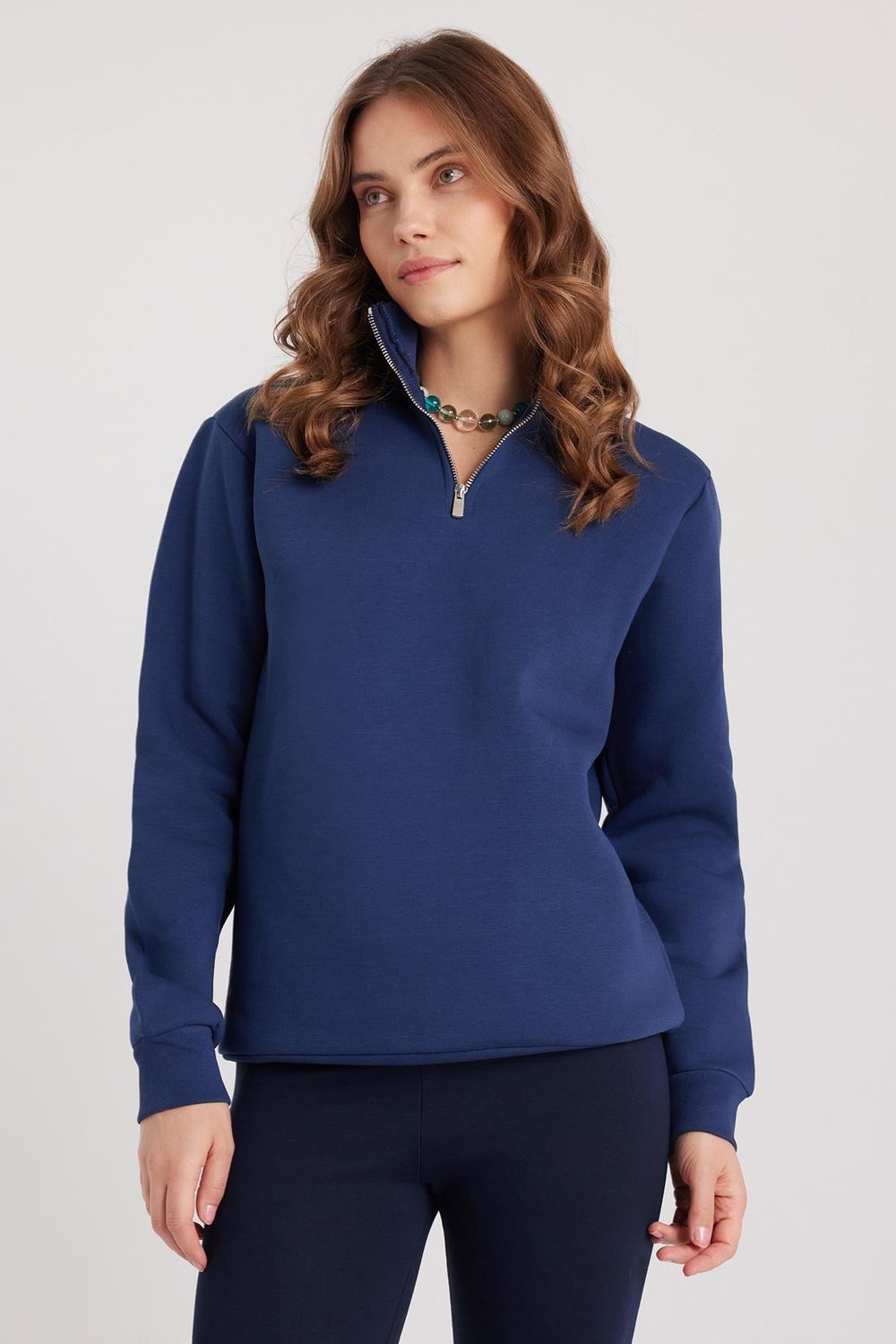 Kadın Relax Fit Rahat Kesim Pamuklu İçi Polarlı Yarım Fermuarlı Lacivert Dik Yaka Sweatshirt
