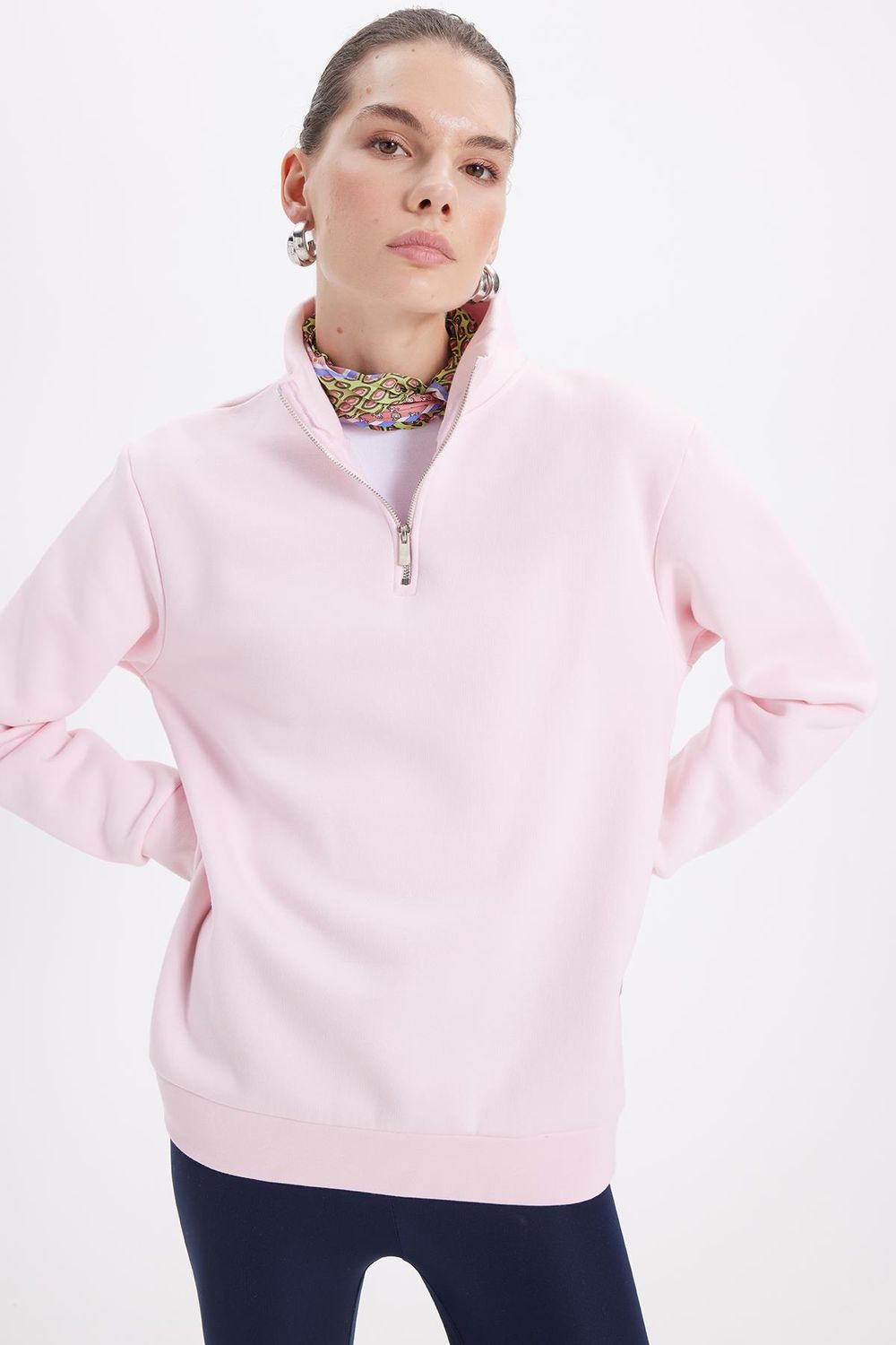 Kadın Relax Fit Rahat Kesim Pamuklu İçi Polarlı Yarım Fermuarlı Pembe Dik Yaka Sweatshirt