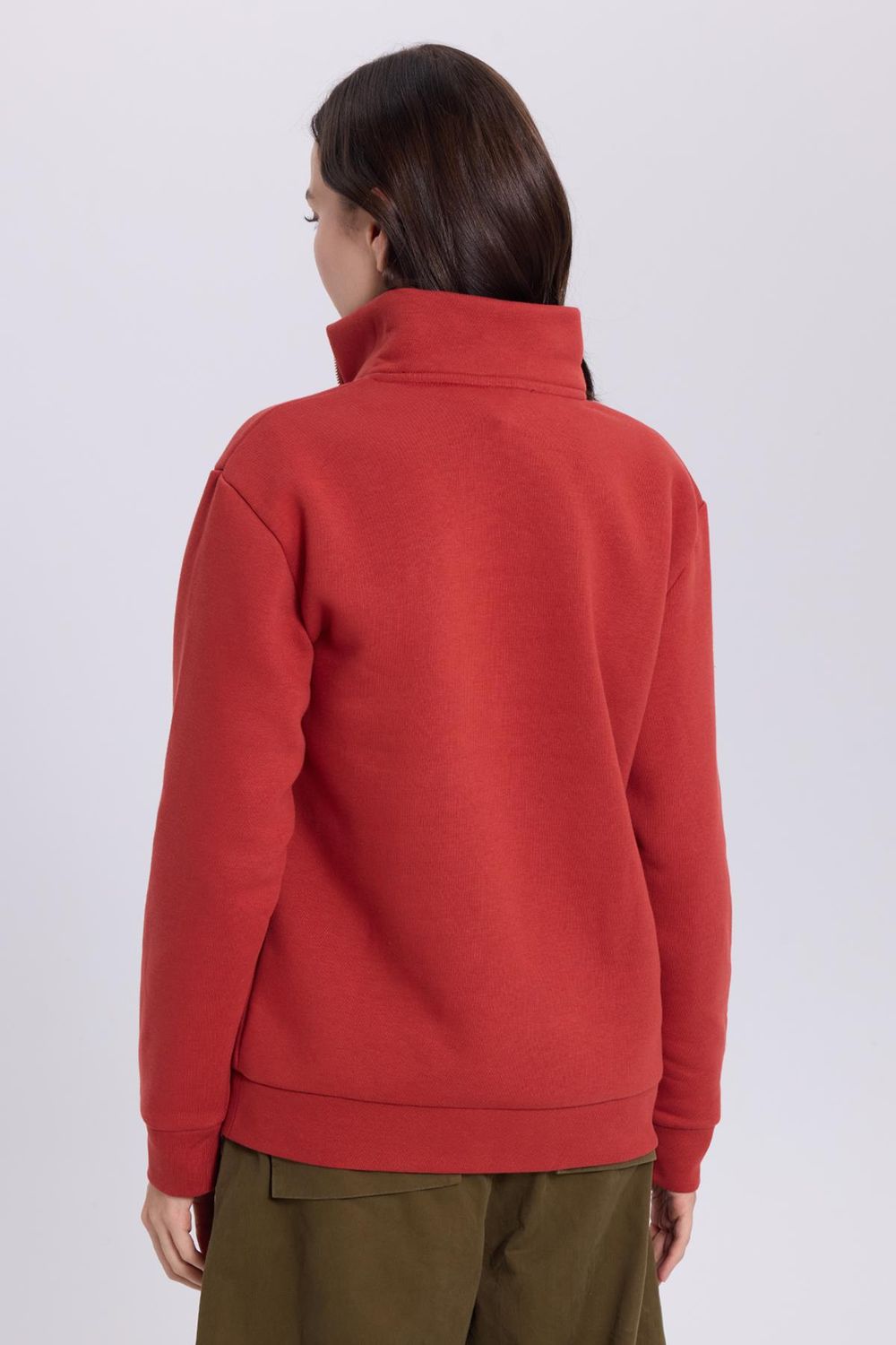 Kadın Relax Fit Rahat Kesim Pamuklu İçi Polarlı Yarım Fermuarlı Kırmızı Dik Yaka Sweatshirt