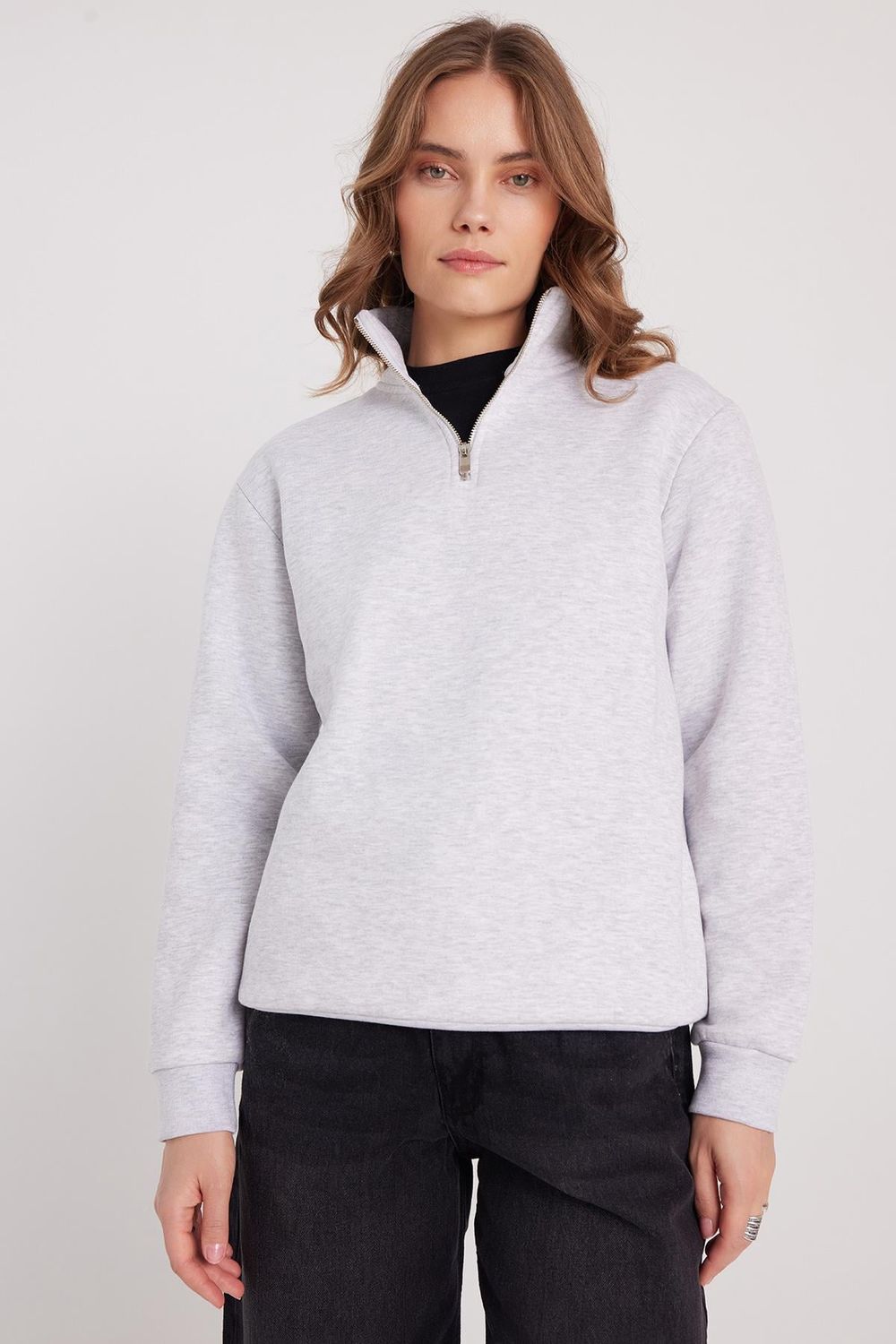 Kadın Relax Fit Rahat Kesim Pamuklu İçi Polarlı Yarım Fermuarlı Gri Dik Yaka Sweatshirt