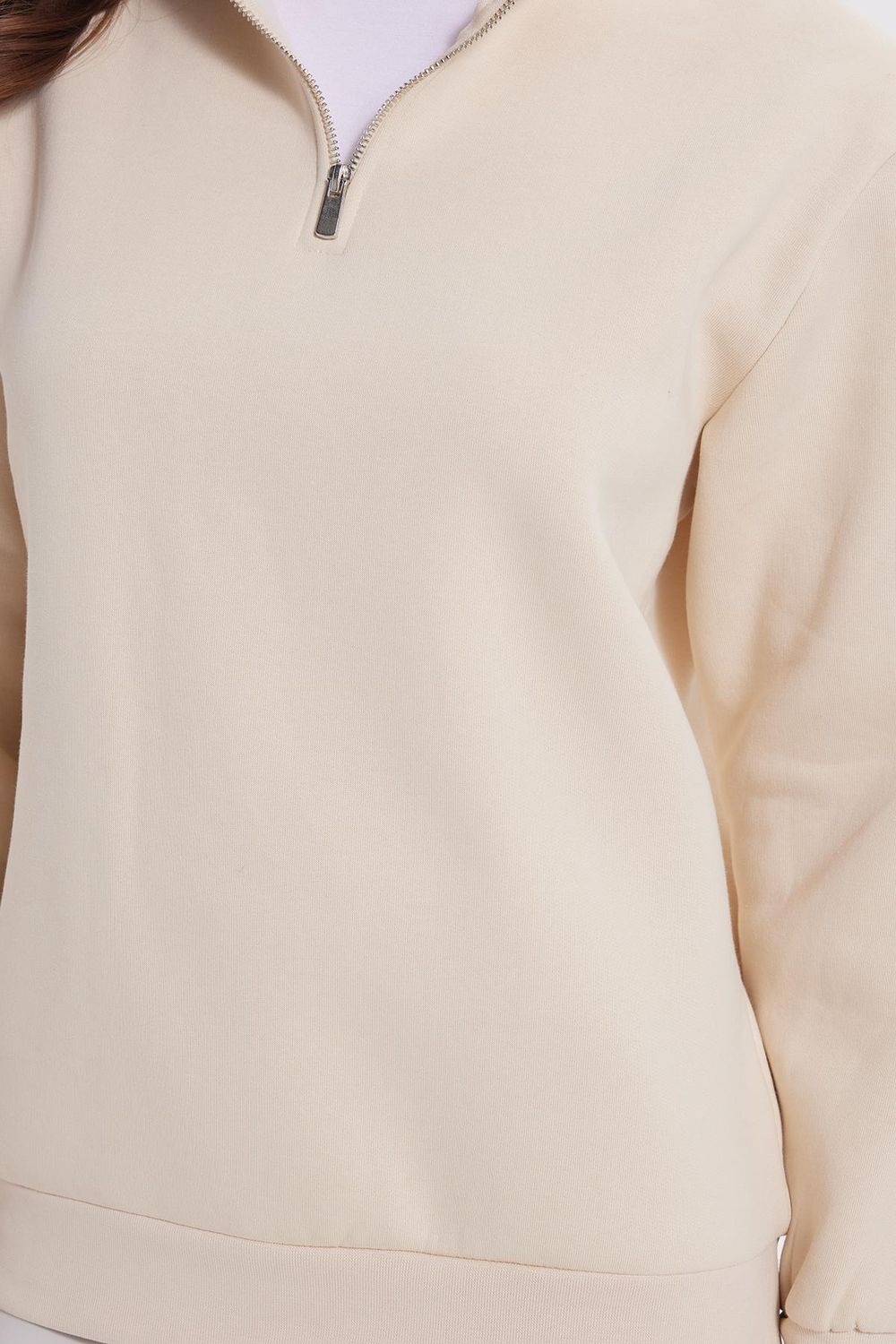 Kadın Relax Fit Rahat Kesim Pamuklu İçi Polarlı Yarım Fermuarlı Ekru Dik Yaka Sweatshirt