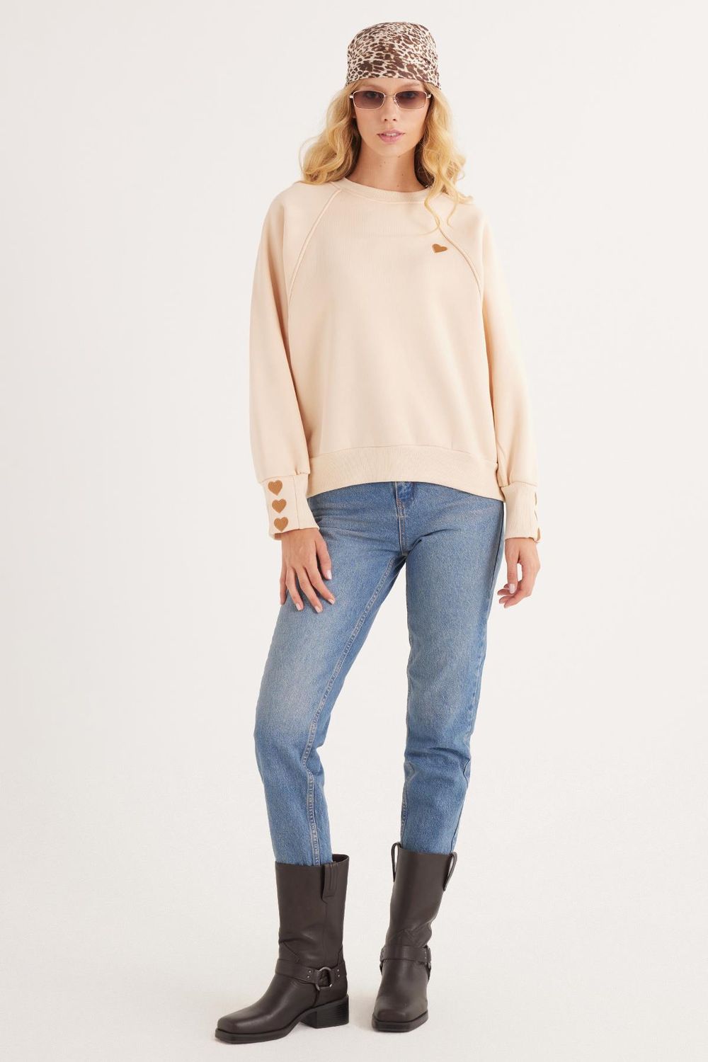 Kadın Regular Fit Klasik Kesim %100 Pamuk Baskılı Bisiklet Yaka Bej Sweatshirt