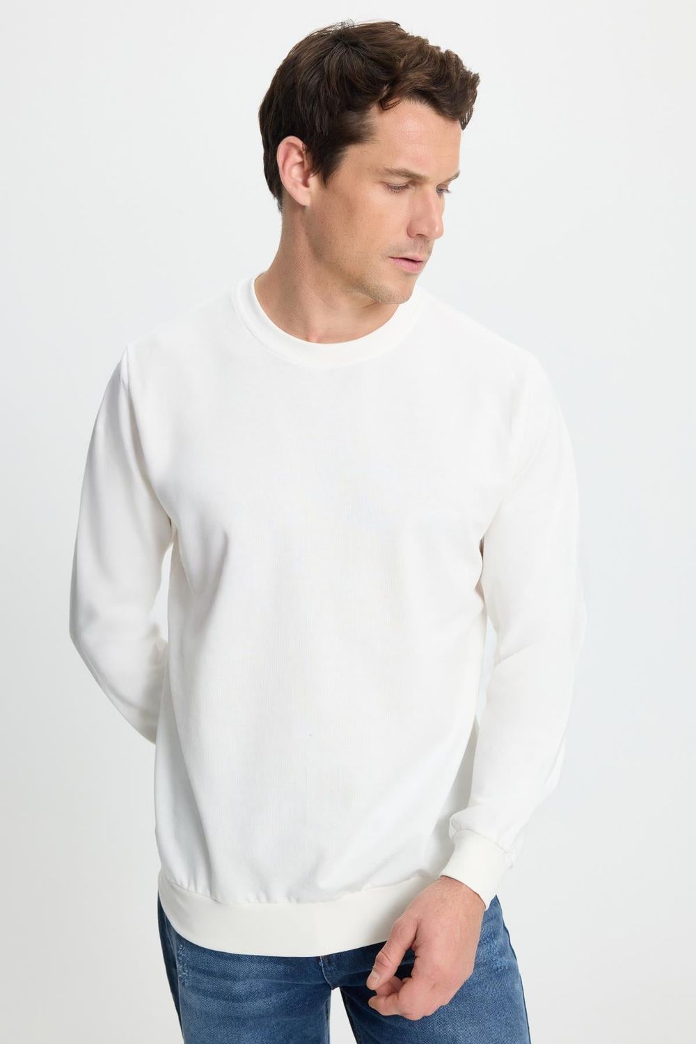 Erkek Relax Fit Rahat Kesim %100 Pamuk 2 İplik Bisiklet Yaka Beyaz Sweatshirt