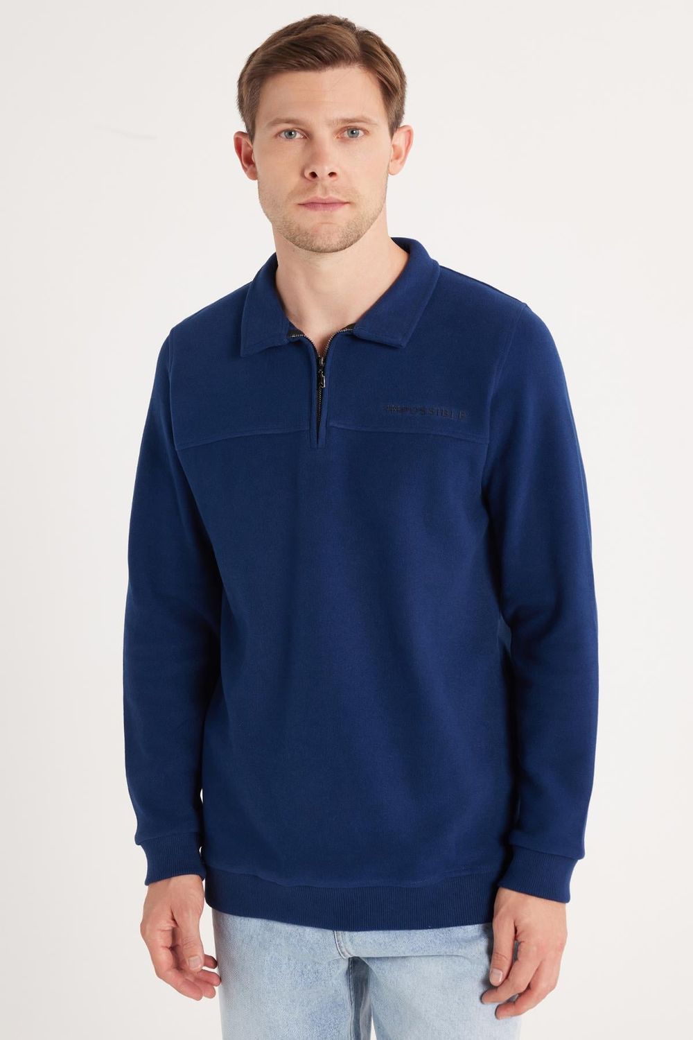 Erkek Standart Fit Pamuklu Selanik Kumaş Yarım Fermuarlı Polo Yaka Baskılı İndigo Sweatshirt