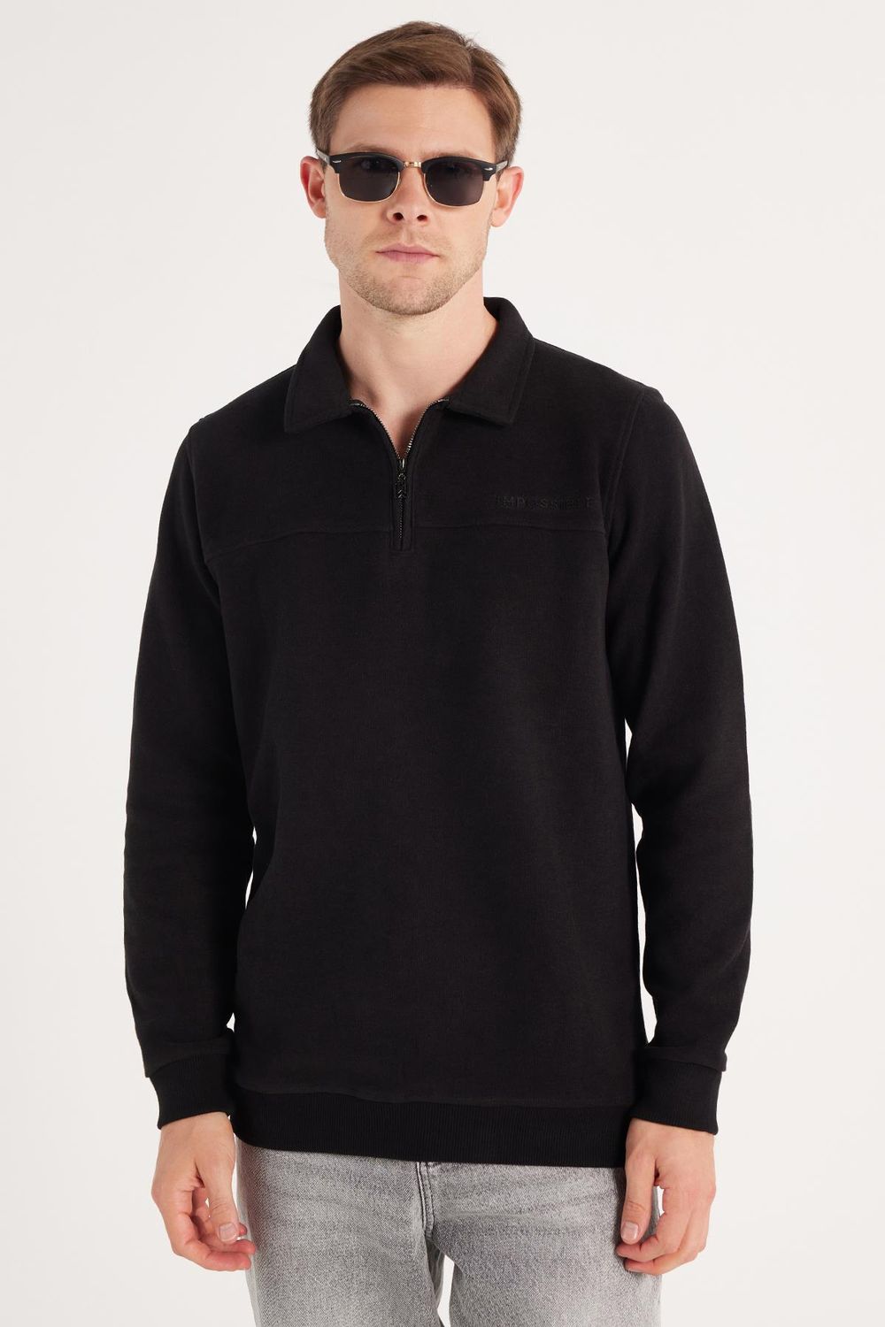 Erkek Standart Fit Pamuklu Selanik Kumaş Yarım Fermuarlı Polo Yaka Baskılı Siyah Sweatshirt