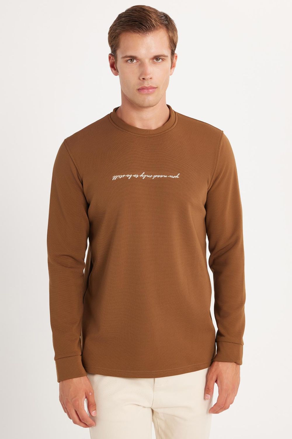 Erkek Standart Fit Pamuklu Bisiklet Yaka Şardonlu Baskılı Kahverengi Sweatshirt 