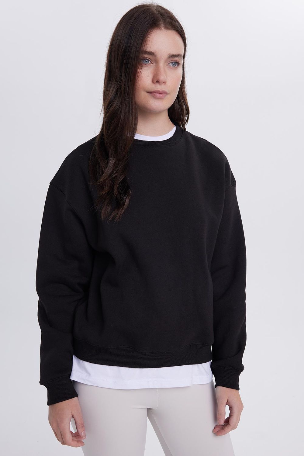 Kadın Oversize Geniş Kesim Pamuklu Bisiklet Yaka Siyah Sweatshirt