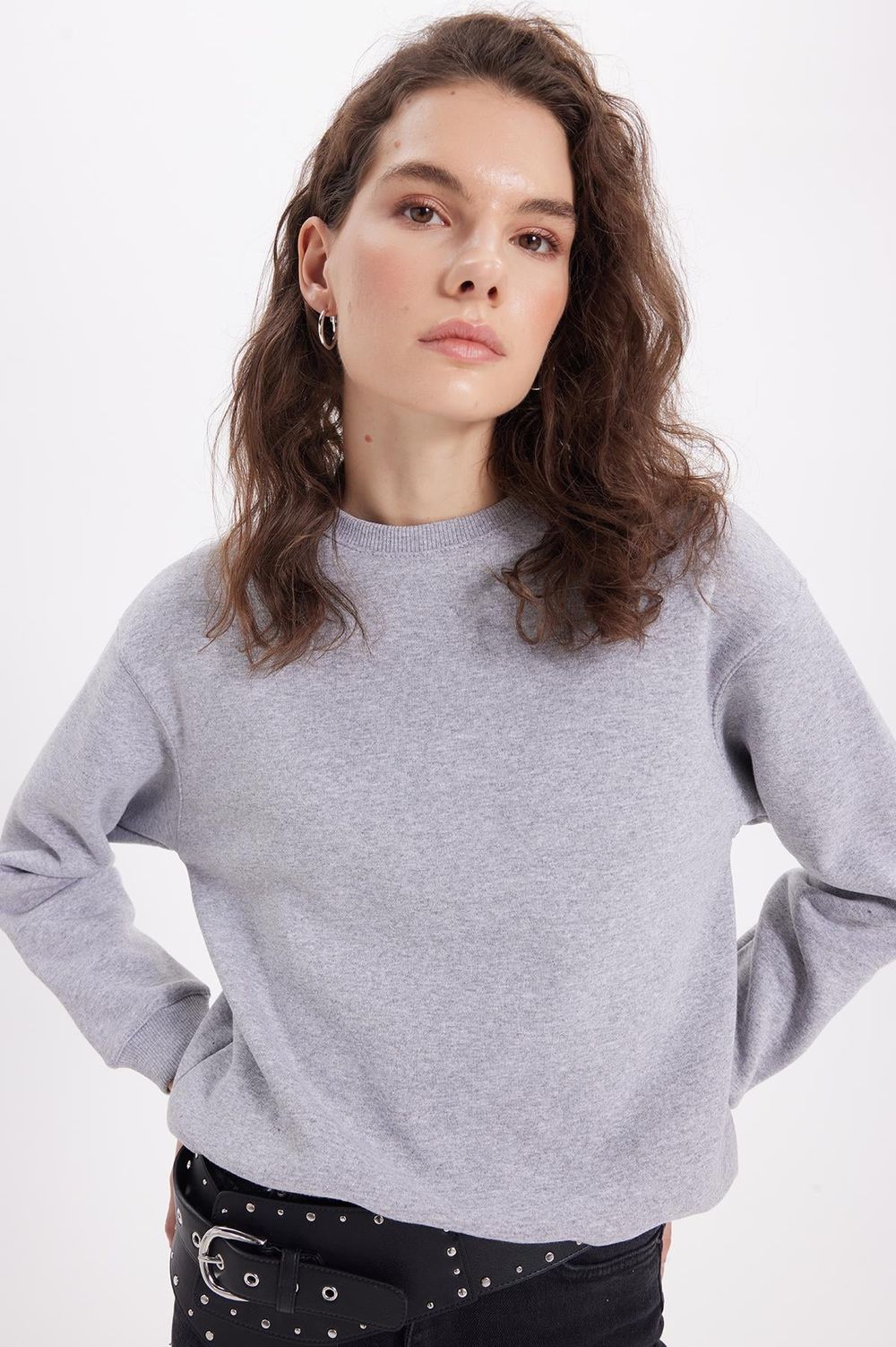 Kadın Oversize Geniş Kesim Pamuklu Bisiklet Yaka Gri Sweatshirt