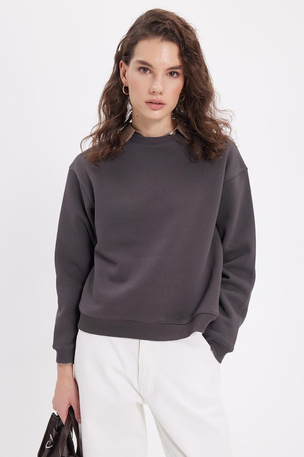 Kadın Oversize Geniş Kesim Pamuklu Bisiklet Yaka Füme Sweatshirt