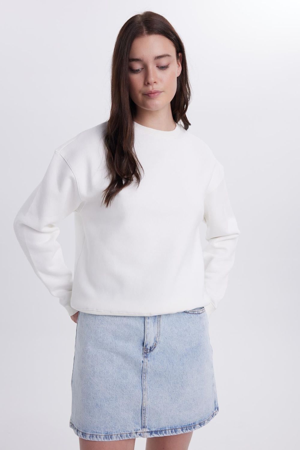 Kadın Oversize Geniş Kesim Pamuklu Bisiklet Yaka Ekru Sweatshirt