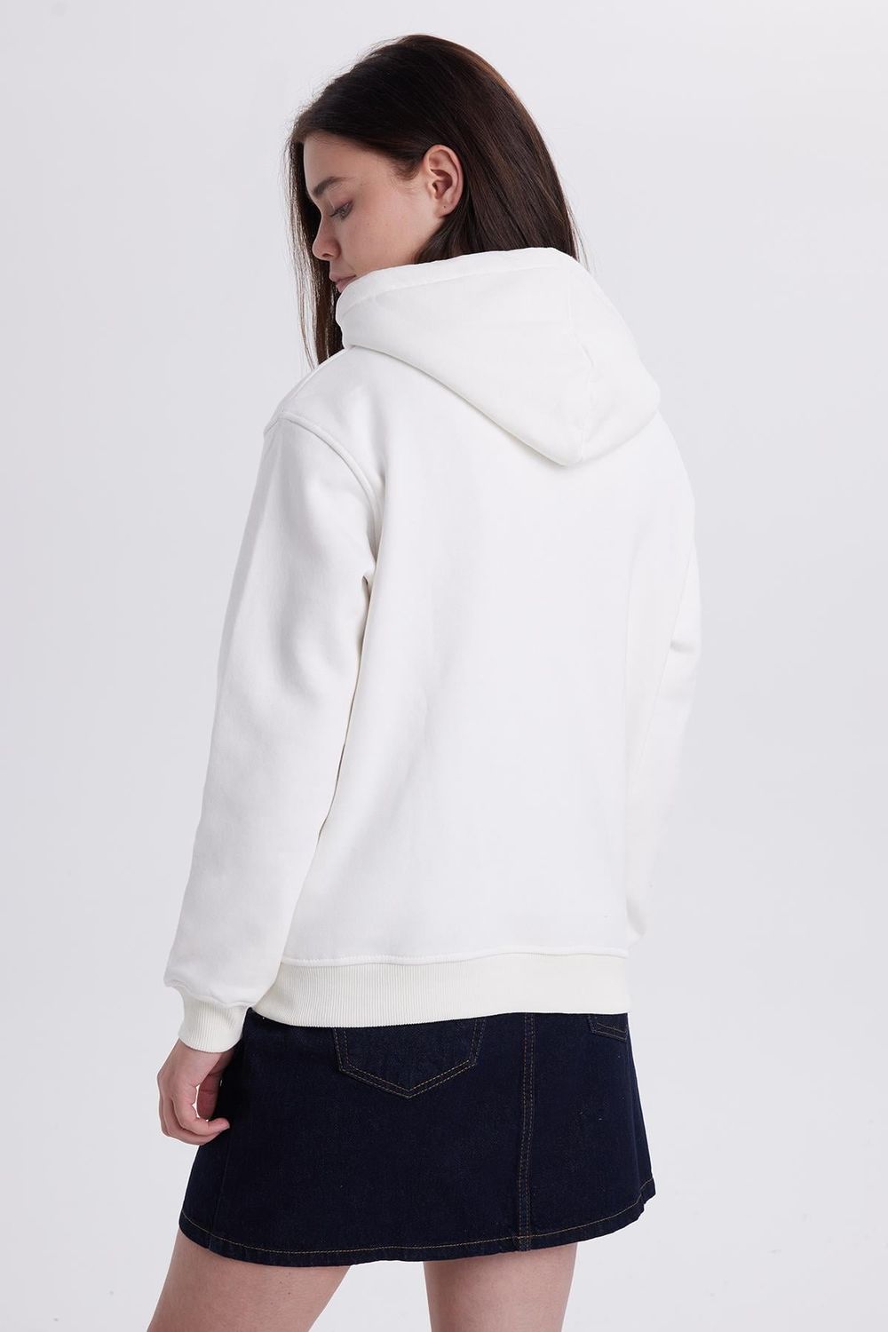 Kadın Relax Fit Rahat Kesim Pamuklu Kapüşonlu Kanguru Cepli Ekru Sweatshirt